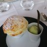 Restaurant Auguste - Le soufflé aux mirabelles / sorbet pomme verte