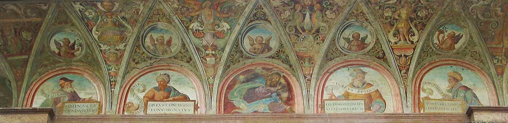 Certosa di Pavia - Extérieur du premier vestibule : fresques de Bernardino de Rossi
