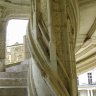 Château de Blois –  l’aile François Ier - l’intérieur de l’escalier : le pilier central entre le 1er et le deuxième niveau.