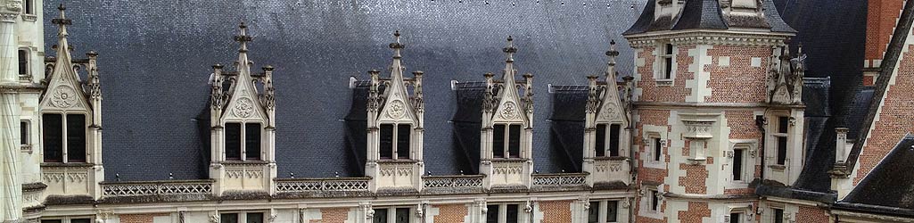 Château Royal de Blois - les lucarnes de l’aile Louis XII côté cour intérieure.