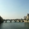 Palais du Louvre : le pont Royal et le pavillon de Flore vus du pont du Carroussel.