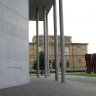 La Alte Pinakothek vue du parvis de la Pinakothek der Moderne