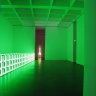 Untitled (To you, Heiner, with admiration and affection) - 1973 - Installation de Dan Flavin (1933-1996), artiste minimaliste américain. Il utilise le néon comme matériau dès 1963 et développe le concept de dématérialiser l'espace pour en analyser la perception en en variant le nombre, la longueur, la couleur, leur disposition…