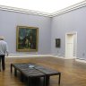 Neue Pinakothek - salle 3 : La peinture anglaise d'Hogarth à Turner. Grand tableau de face : « The two Sons of the 1st Earl of Talbot (1793) par Thomas Lawrence. Portrait à droite : « Mrs Thomas Hibbert » (1786) par Gainsborough (1727-1788).  