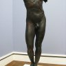 Neue Pinakothek - L'Age de Bronze, Fragment (1876) d'Auguste Rodin (1840-1917).