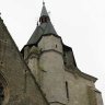 L'église Saint-Jacques d'Illiers-Combray - le clocher vu de la place de l'Eglise