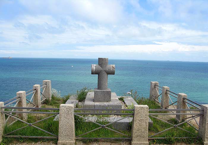 Saint-Malo : Le Grand Bé, Le Petit Bé Et L’île De Cézembre - Tentations ...