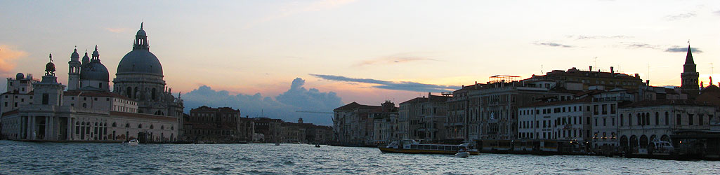 Venise, l’entrée du Grand Canel – la pointe de la Douane et la Salute