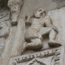  Verone – San Zeno Maggiore – la façade : détail des bas-reliefs autour du portail (XIIe siècle).