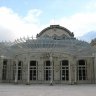 Le Casino de Vichy (aujourd'hui Palais des Congrès), œuvre de Charles Badger, date de 1865. La façade nord, côté Parc des Sources, modifiée en 1908 par Jules Simon (remplacement d'une véranda par l'actuelle marquise en verre et ajout du fronton).